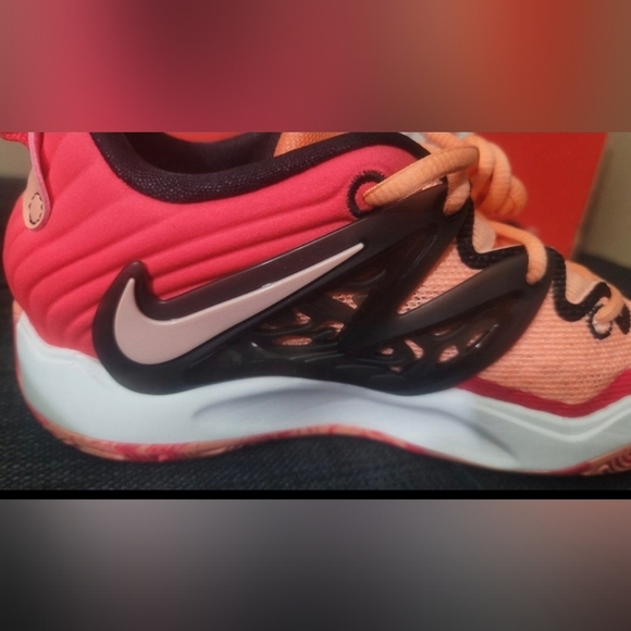 (Y-4.5) Napheesa Collier x KD15 'Community' - Picture 8 of 11